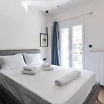 Downtown Stylish 2 Apartament *